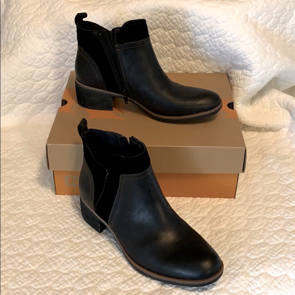 Korks Thyone Booties (Kork-ease)